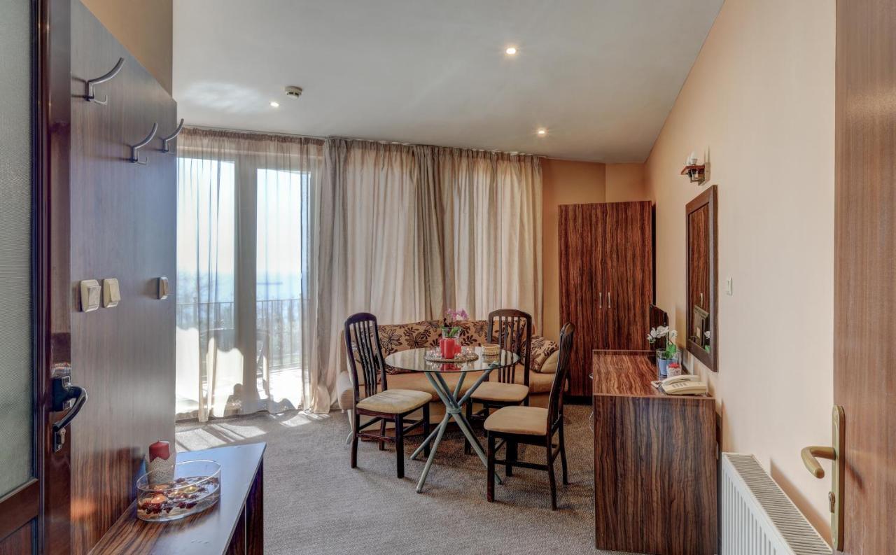 Ellinis Hotel Varna Luaran gambar